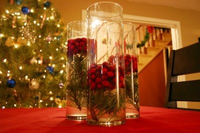 quick centerpiece with spare pine needles favething com christmas party centerpieces