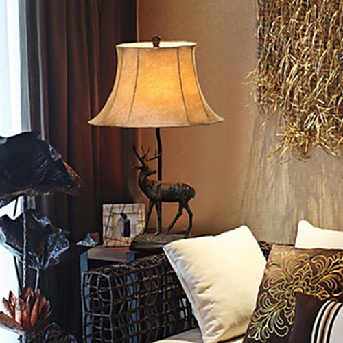Rustic Wapiti Resin Table Lamp (220-240V)