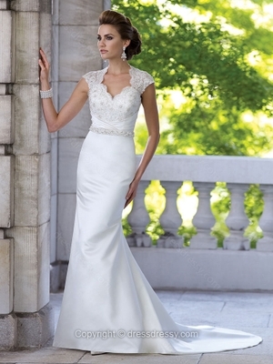 Sheath/Column V-neck Satin Court Train Appliques Wedding Dresses