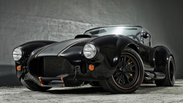 Shelby Cobra - classic car with modern paint job - FaveThing.com