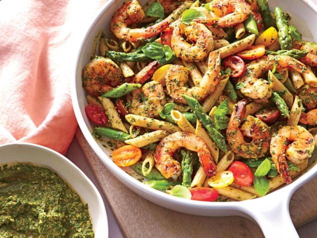 Spinach Pesto Pasta with Shrimp