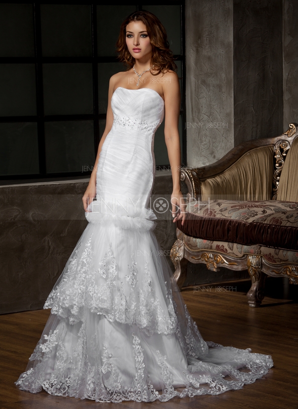 Stile sirena A cuore Corte dei treni Raso Tyll Abito per matrimonio con Increspature Pizzo Perline 
