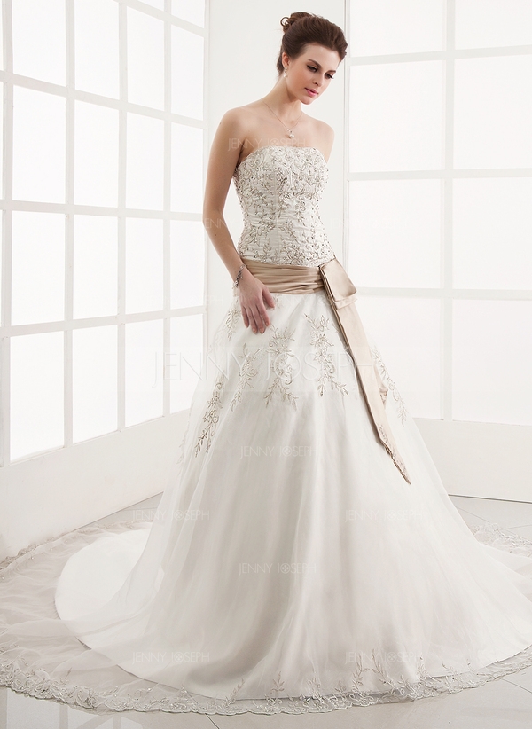 Strapless-Cathedral-Train-Organza-Satin-Wedding-Dress