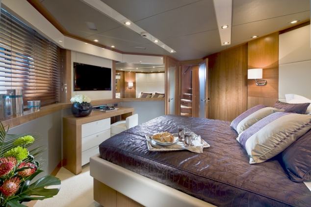 Sunseeker Predator 115 - Image 2