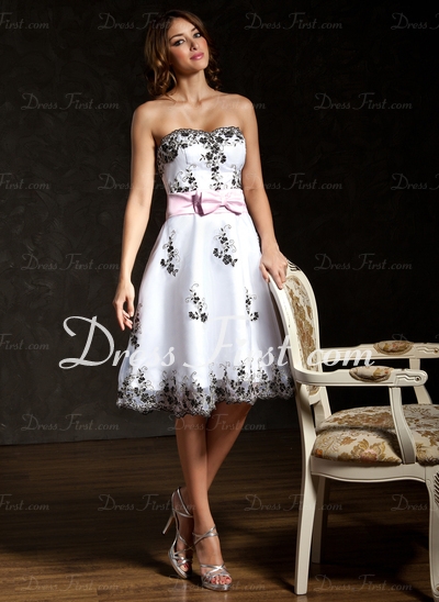 Sweetheart Knee-Length Organza Cocktail Dress With Lace Sash - Image 3