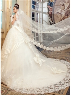 Terrific Ball Gown Strapless Floor-length Lace Wedding Dress