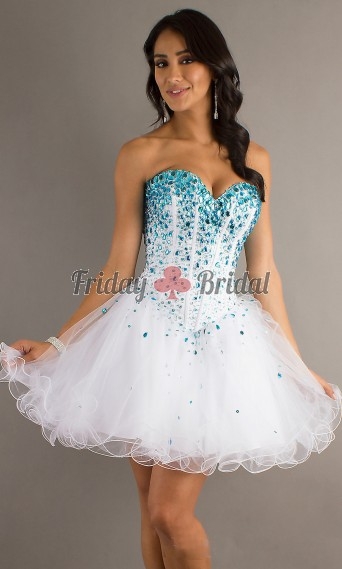 The elegant A-line strapless sweetheart neck white organza short bridesmaid dress evening dress