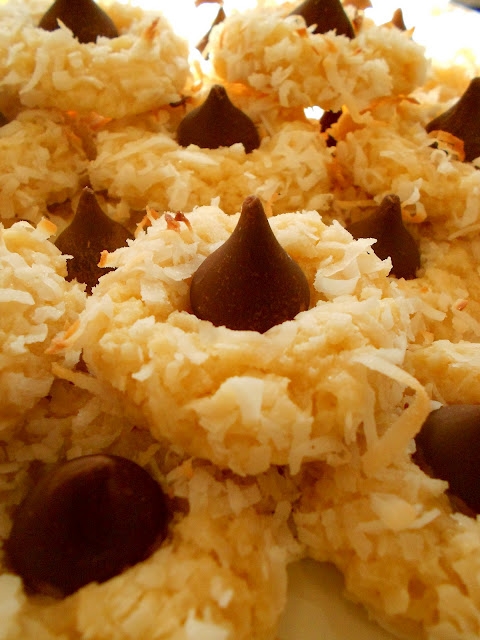 The Macaroon Kiss