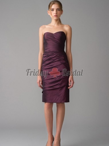 The strapless sweetheart neck dark purple taffeta sheath knee-length bridesmaid dress cocktail dress