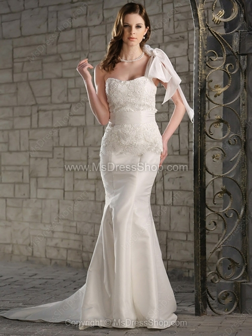 Trumpet/Mermaid One Shoulder Taffeta Court Train Lace Wedding Dresses