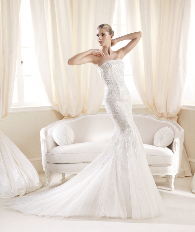 Trumpet Mermaid Strapless Organza Ivory Brush Train Wedding Dress B14l0031