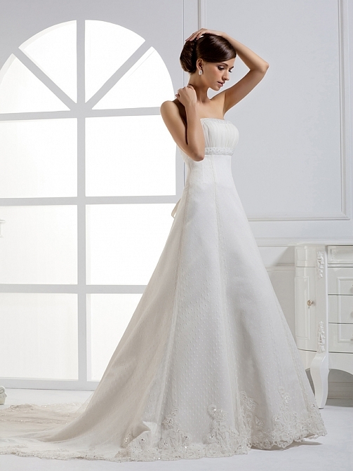 Tulle Princess Strapless Empire Floor Length Chapel Train Wedding Dress