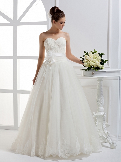 Tulle Sweetheart Ball Gown Floor Length Natural Waist Wedding Dress