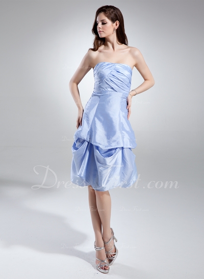Vestidos princesa/ Formato A Sem Alças Joelho de comprimento Tafetá Vestido de madrinha com Preguead