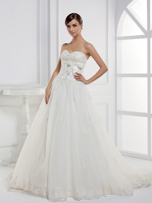Vintage Ball Gown Sweetheart Tulle Floor Length Natural Waist Bridal Gowns
