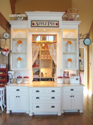 Walk through pantry with serving counter - Image 2