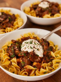 Beef Stroganoff - Tasty Grub