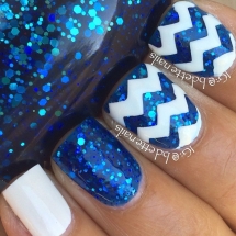 Blue & white nail art - Nail Art