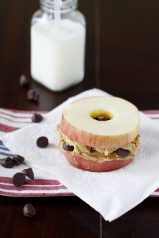Apple Sandwiches with Peanut Butter and Chocolate Chips - Snacks