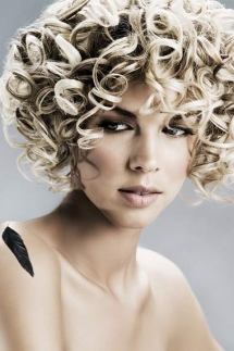 Curls - Hairstyles & Beauty