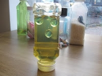 Discovery Bottles for preschoolers - Educational Ideas