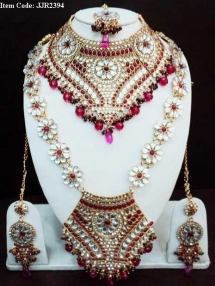 Off White Kundan Studded Bridal Necklace Set - Necklace