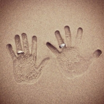 Hands in the sand - Photo Ideas