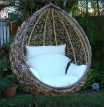 Egg Swing Chair - Amazing black & white photos