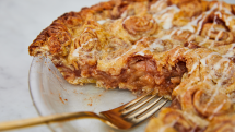 Cinnamon Roll Apple Pie - Cooking