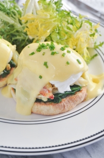 dungeness crab eggs benedict - Cooking