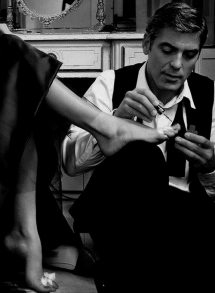 George Clooney painting Catherine Zeta Jones' toes - Fave celebs