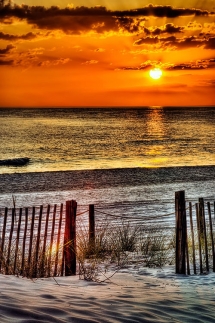 Golden sunrise over the Atlantic ocean [photo] - Amazing photos