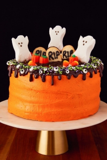 Halloween Layer Cake - Desserts