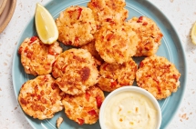 Lobster-Shrimp Cakes - Tasty Grub