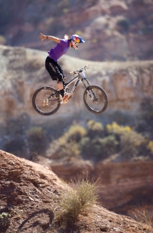 Phat no handed jump [photo] - Mountain Biking