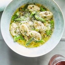 Ricotta Dumplings with Asparagus and Green Garlic - I love to cook