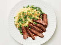 Skirt Steak with Cheesy Mashed Potatoes - Tasty Grub