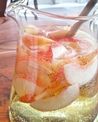Sparkling Moscato Peach Sangria - Recipes