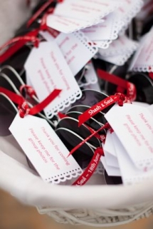 Sunglasses for our wedding guests - Our destination wedding