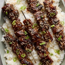 The Backyard BBQ Recipe That Turns Steak Into Party Food: Sticky Soy Steak Skewers - Tasty Grub