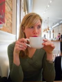Photo of Laura Powers 