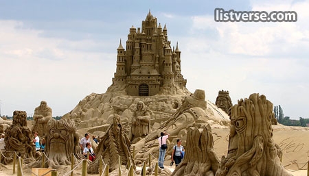 20 Amazing Sandcastles 