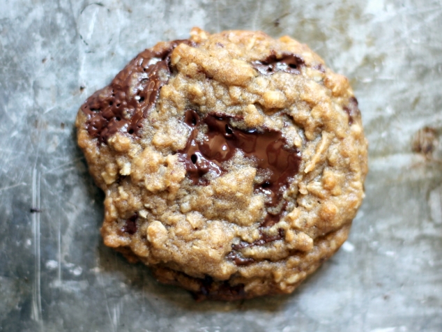 Chewy Chocolate Chunk Coconut Oatmeal Cookies {made with coconut oil}