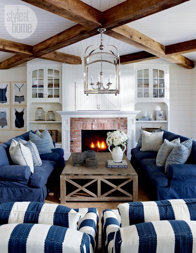 Coastal-style livingroom