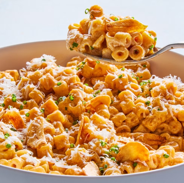 Creamy Garlicky Alfredo Ditalini Is the Comforting Summer Dinner I Didn't Know I Needed - Image 2