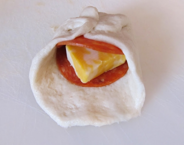 Easy Pepperoni Rolls - Image 2