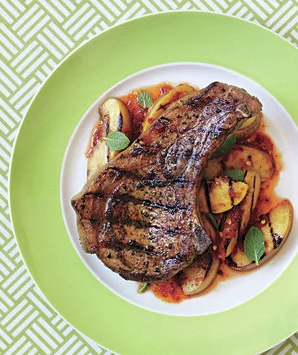 Grilled Pork Chops With Spicy Peaches and Mint