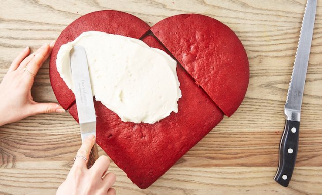 Heart-Shaped Cake - Image 2