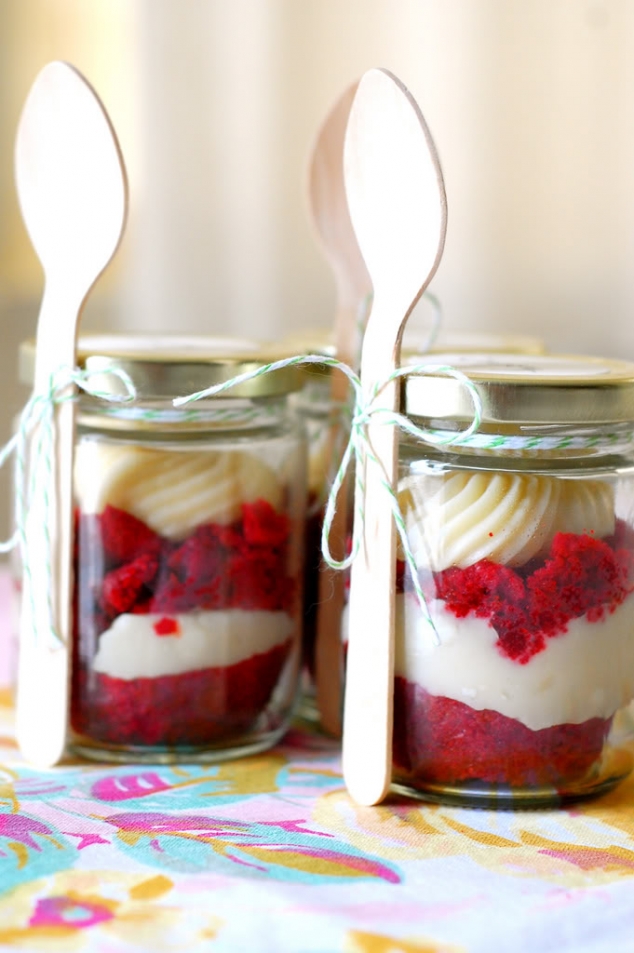 Holiday Cupcakes in a Jar