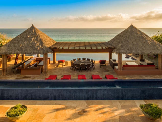 Luxurious Beachfront Vacation Villa in Puerto Los Cabos, Mexico